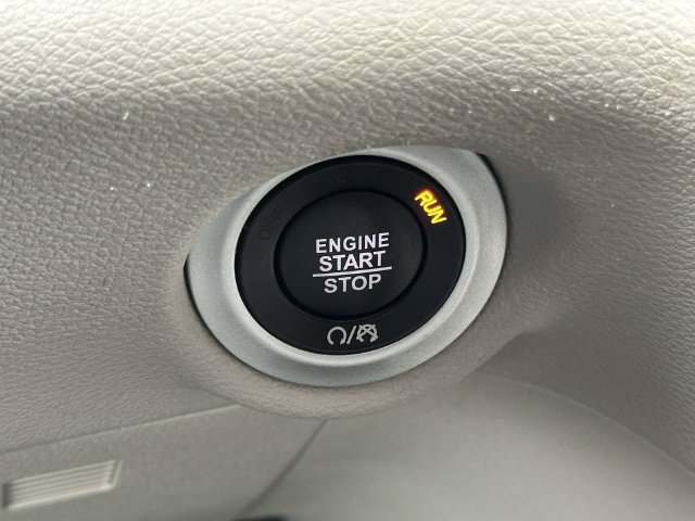 Used 2024 Chrysler Pacifica Touring-L FWD image 22