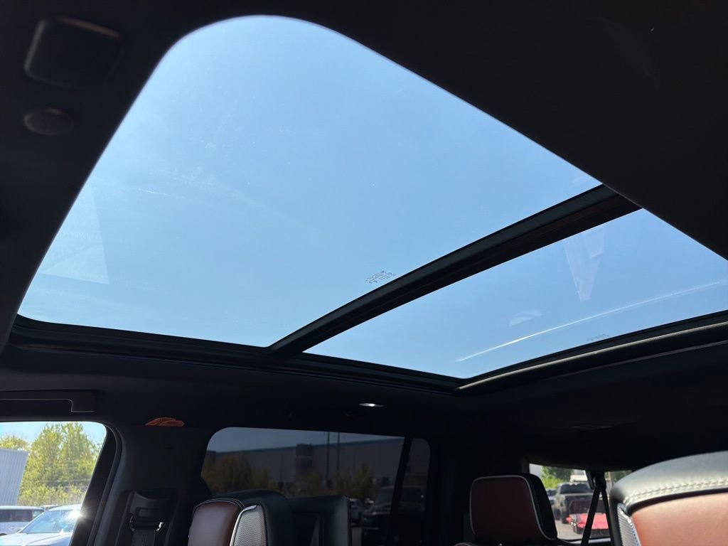 Used 2023 GMC Yukon XL Denali Ultimate image 15