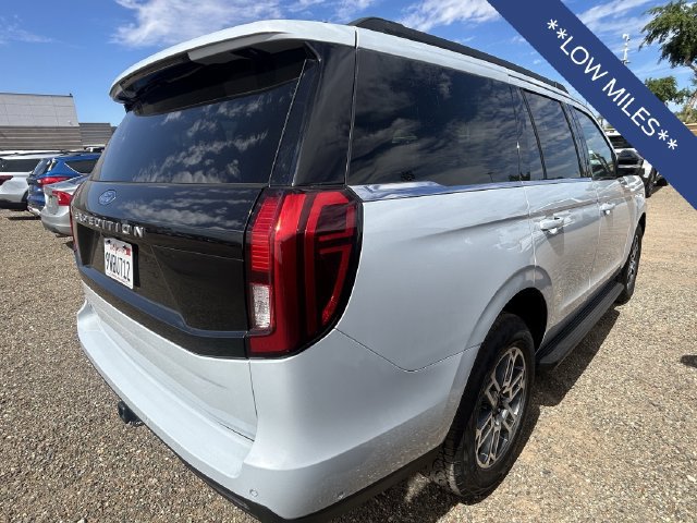Certified 2025 Ford Expedition Active AWD/4WD image 5