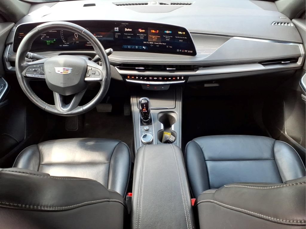 Used 2024 Cadillac XT4 Premium Luxury FWD image 12
