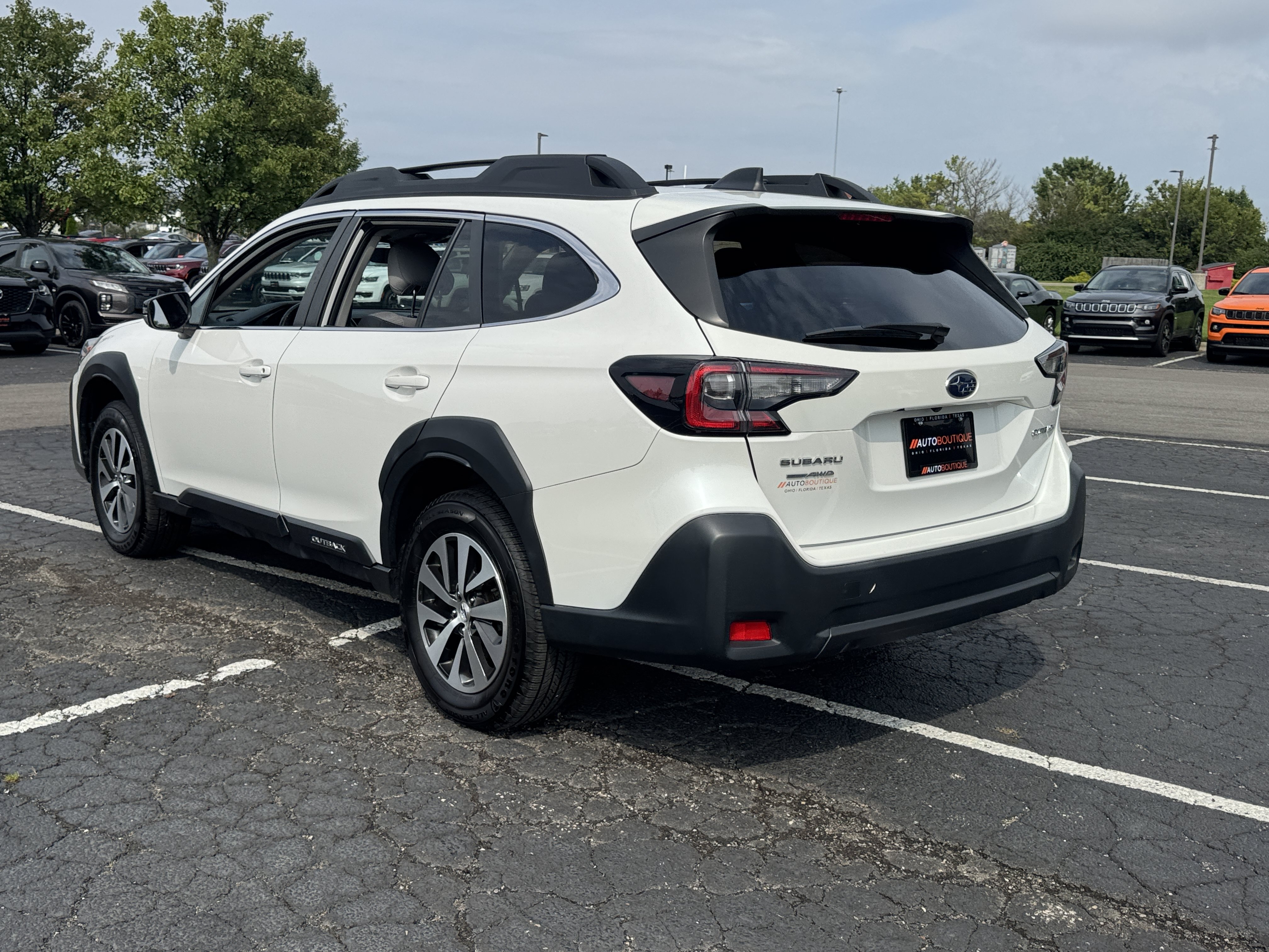 Used 2024 Subaru Outback Premium AWD/4WD image 10