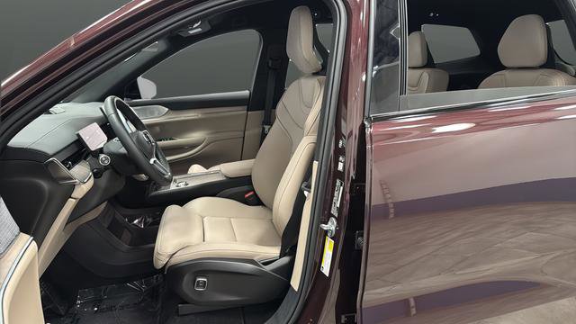 Used 2025 Volvo EX90 Ultra AWD/4WD image 9