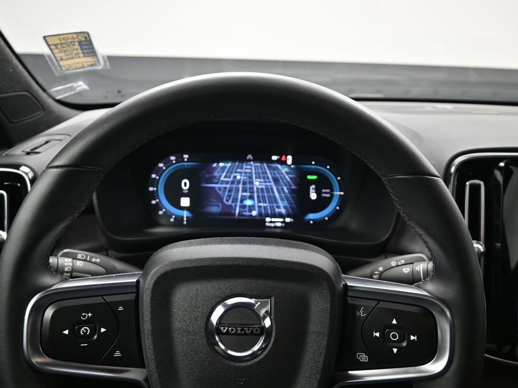 Used 2023 Volvo C40 P8 Recharge Ultimate image 11