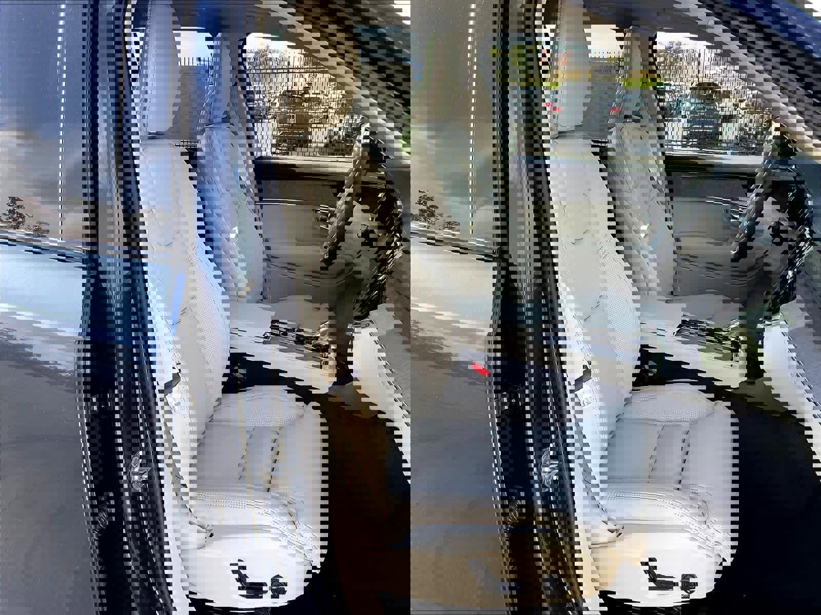 New 2026 Volvo XC90 B6 Ultra w/ Protection Package image 32