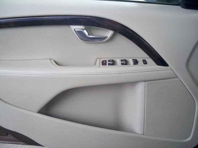 Used 2016 Volvo XC70 T5 Platinum w/ Protection Package image 15