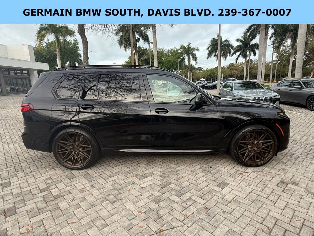 Used 2023 BMW X7 M60i image 10