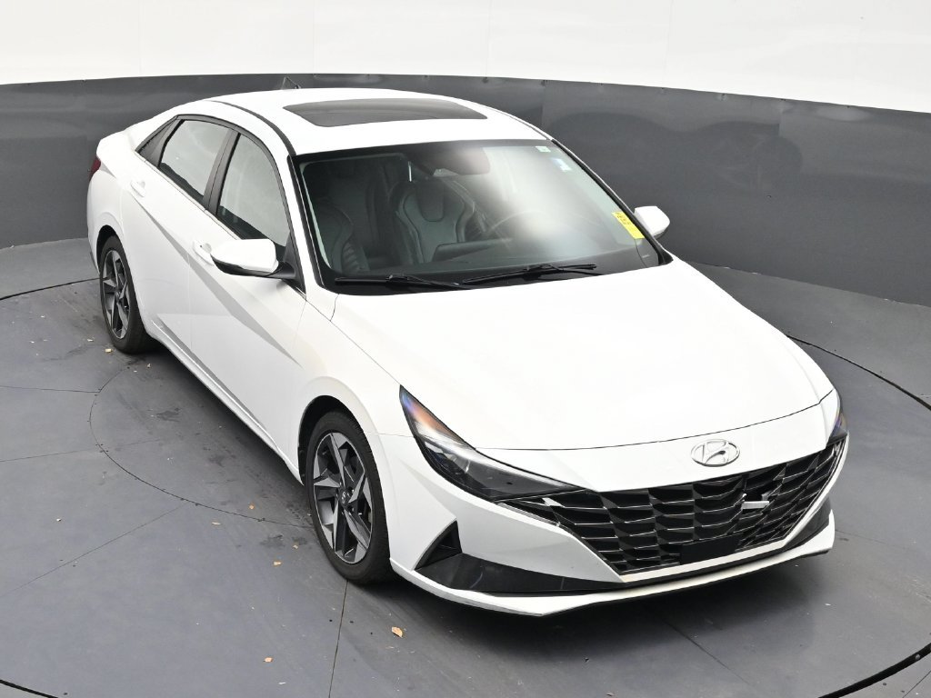 Used 2022 Hyundai Elantra Limited w/ Cargo Package FWD image 17