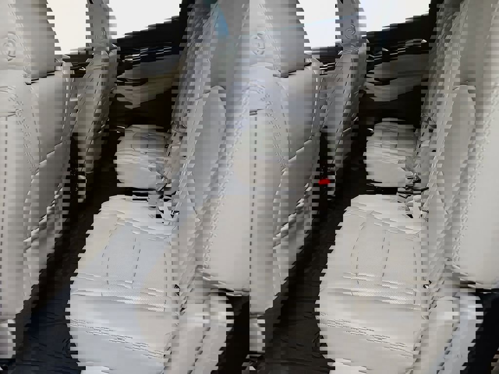 Used 2018 Buick Enclave Premium w/ Experience Buick Package image 17