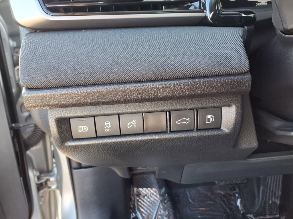 Used 2025 Toyota Camry LE image 14