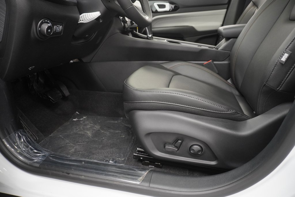 Certified 2024 Jeep Compass Limited w/ Sun and Sound Group image 36