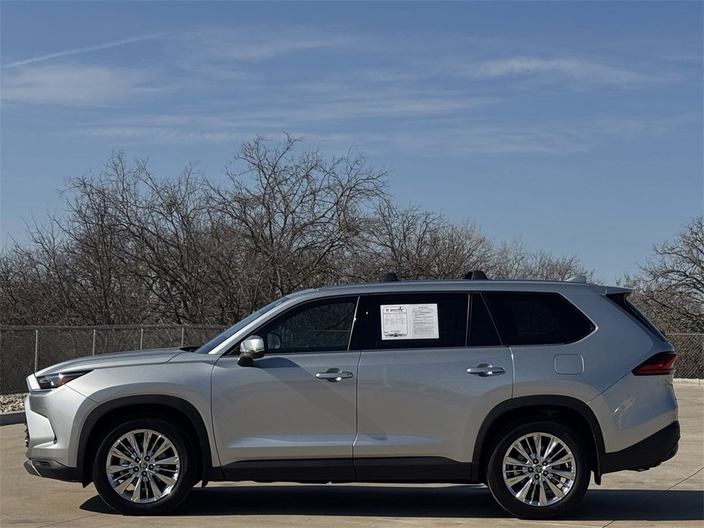 Used 2024 Toyota Grand Highlander Platinum image 3
