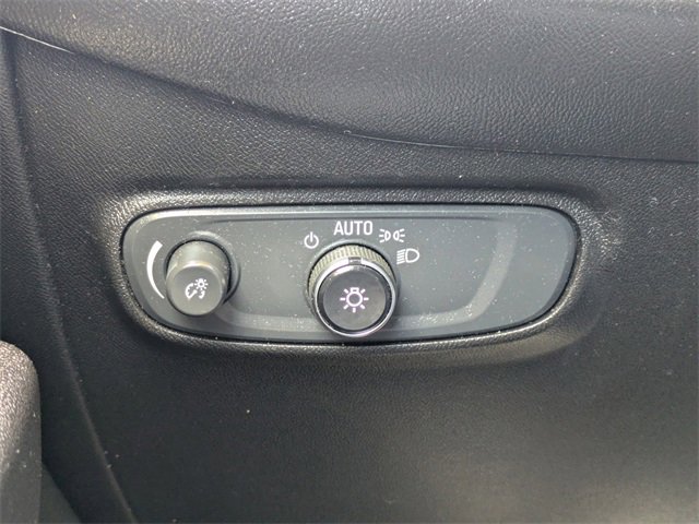 Used 2020 Chevrolet Equinox LT image 28