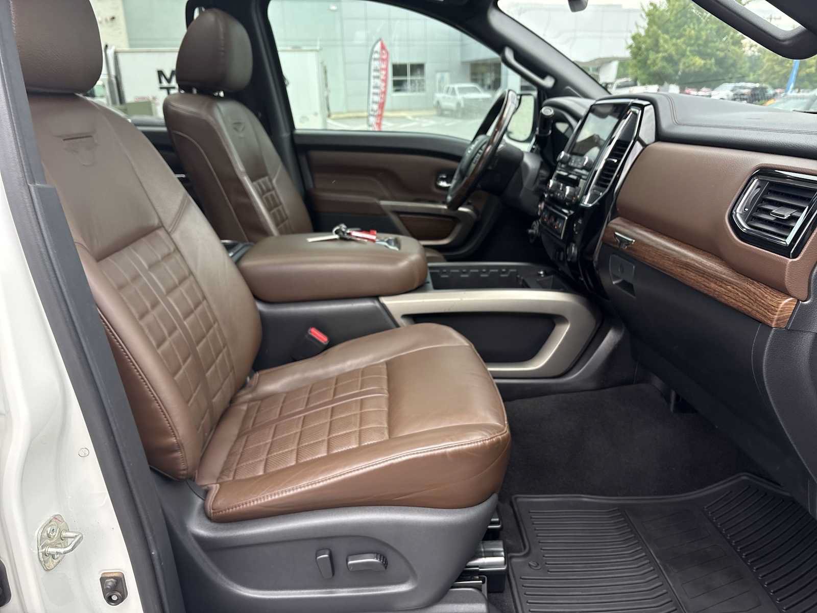 Used 2021 Nissan Titan Platinum Reserve w/ Moonroof Package AWD/4WD image 29