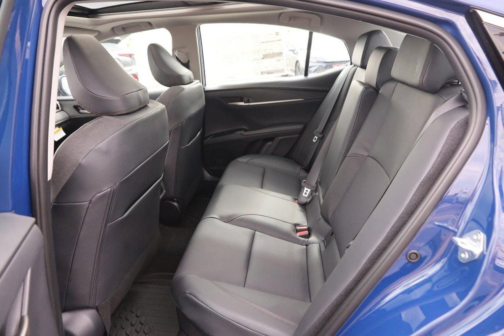 Used 2026 Toyota Camry Hybrid AWD/4WD image 10