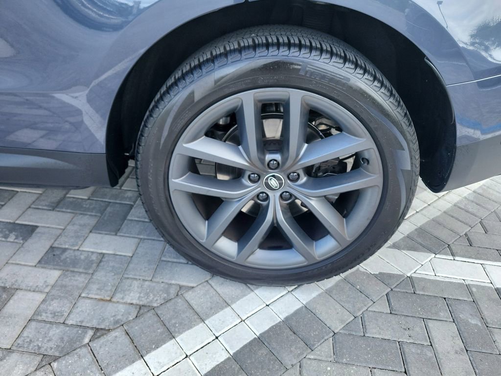 Used 2025 Land Rover Range Rover Sport SE AWD/4WD image 14