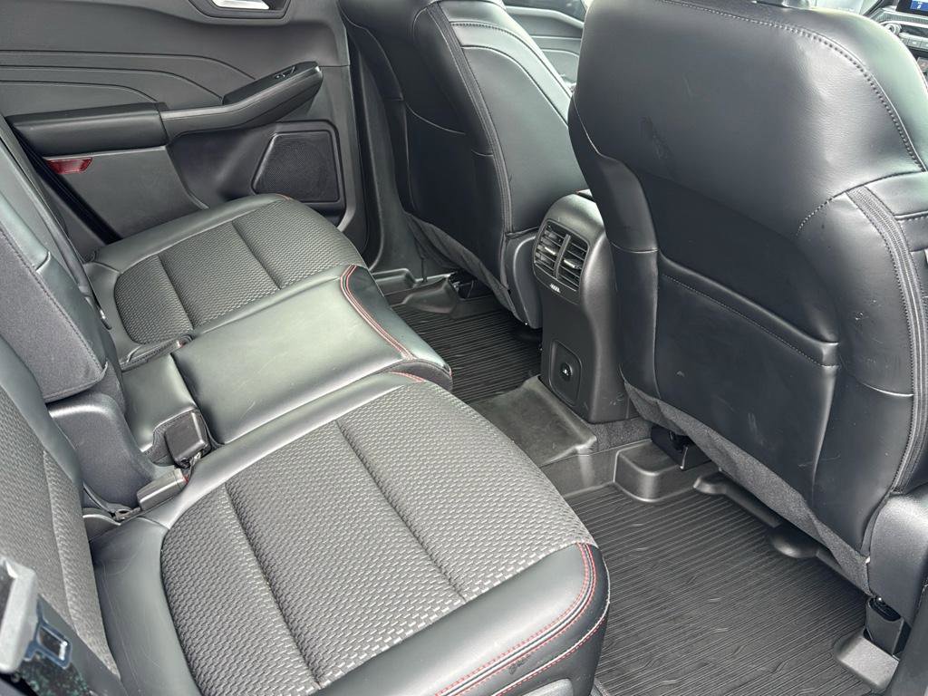 Used 2024 Ford Escape ST-Line w/ Equipment Group 301A image 25