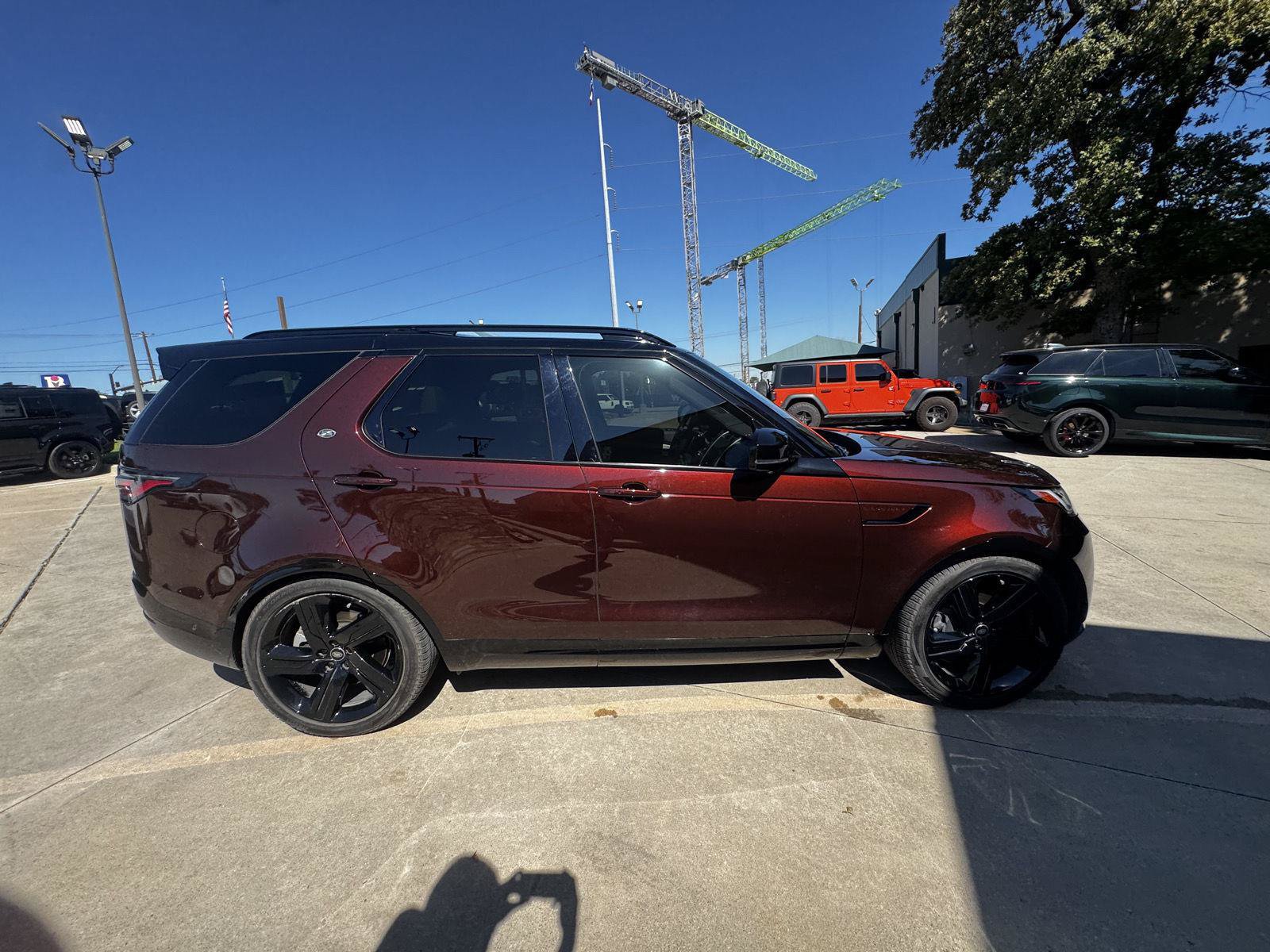 Certified 2026 Land Rover Discovery Limited Edition AWD/4WD image 9