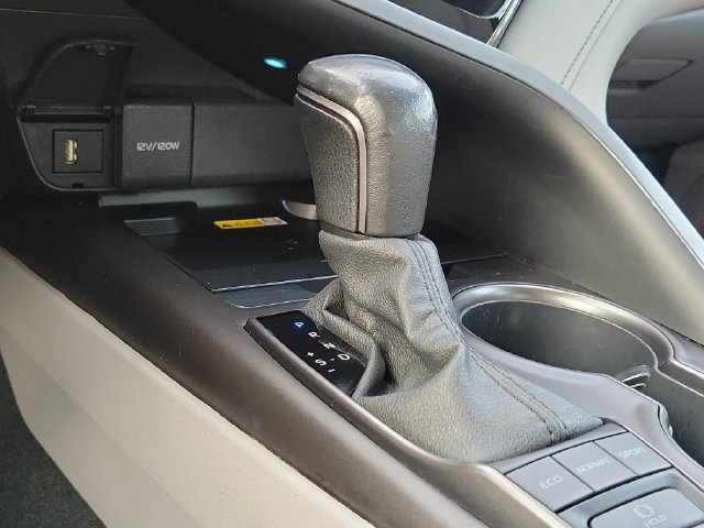 Used 2022 Toyota Camry XSE FWD image 27