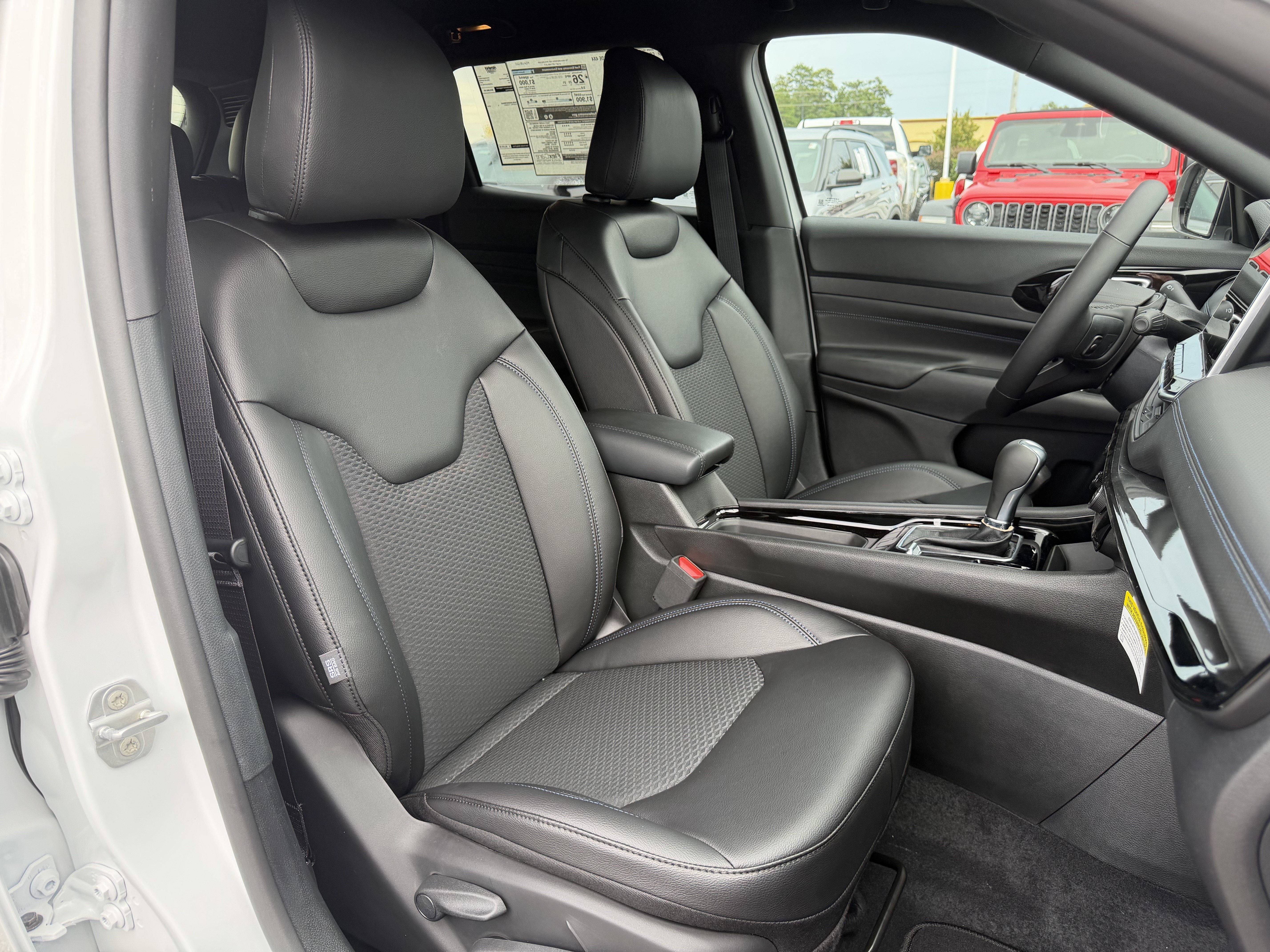 New 2026 Jeep Compass Latitude AWD/4WD image 34