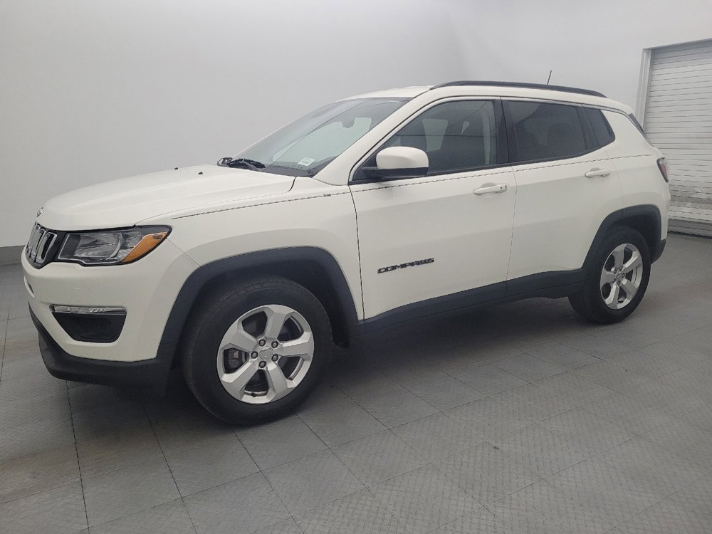 Used 2017 Jeep Compass Latitude FWD image 2
