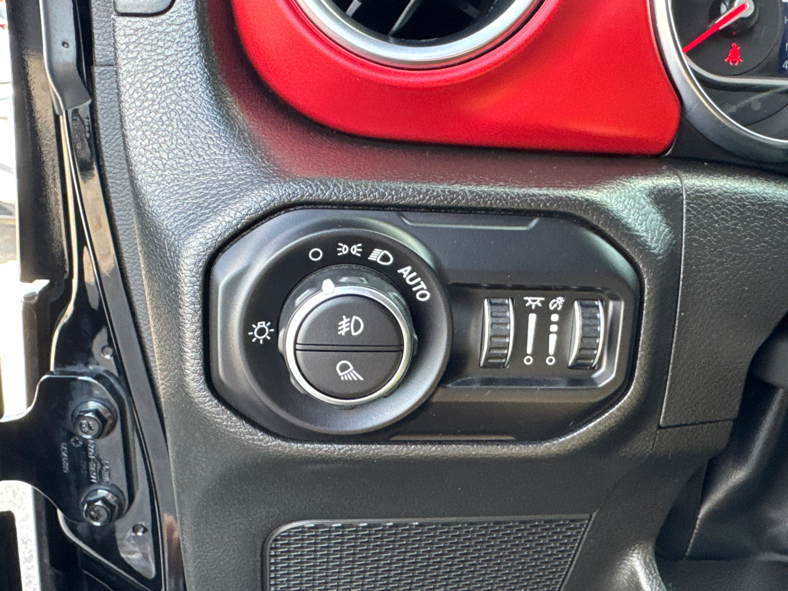 Used 2022 Jeep Gladiator Rubicon w/ Cold Weather Group AWD/4WD image 17