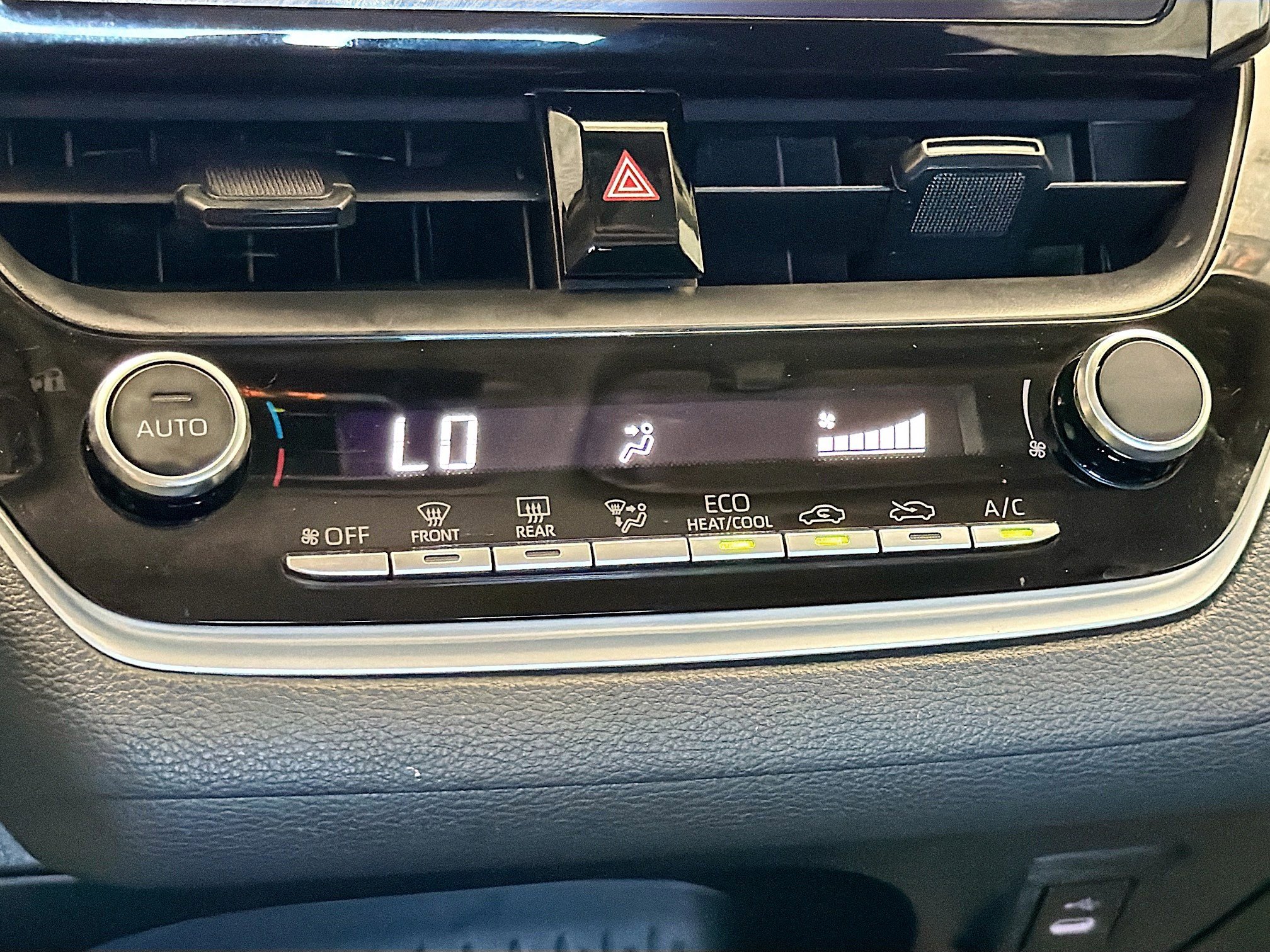 Used 2024 Toyota Corolla LE image 9