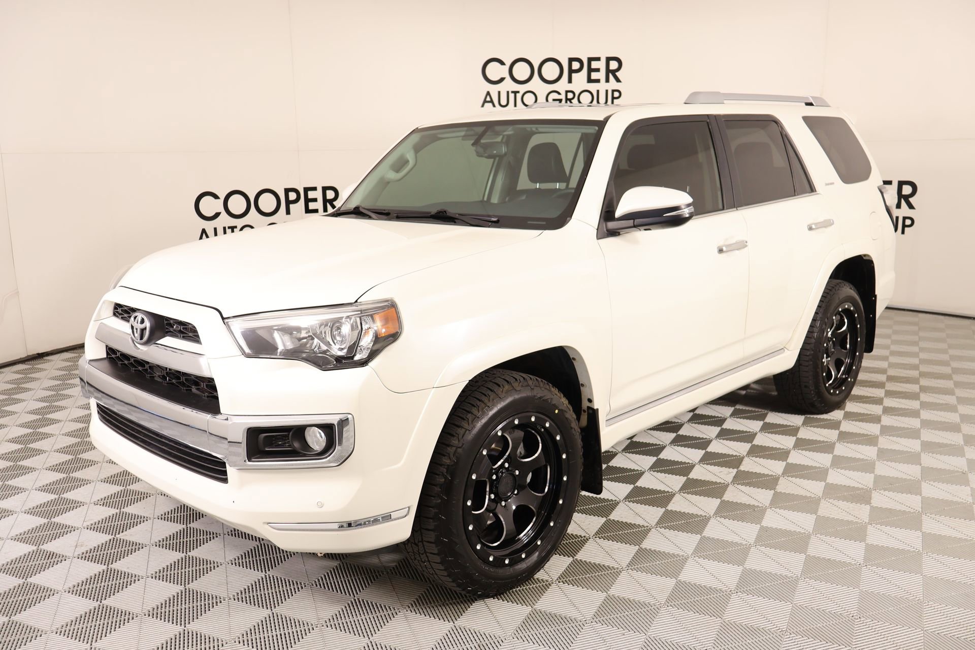 Used 2018 Toyota 4Runner Limited image 10