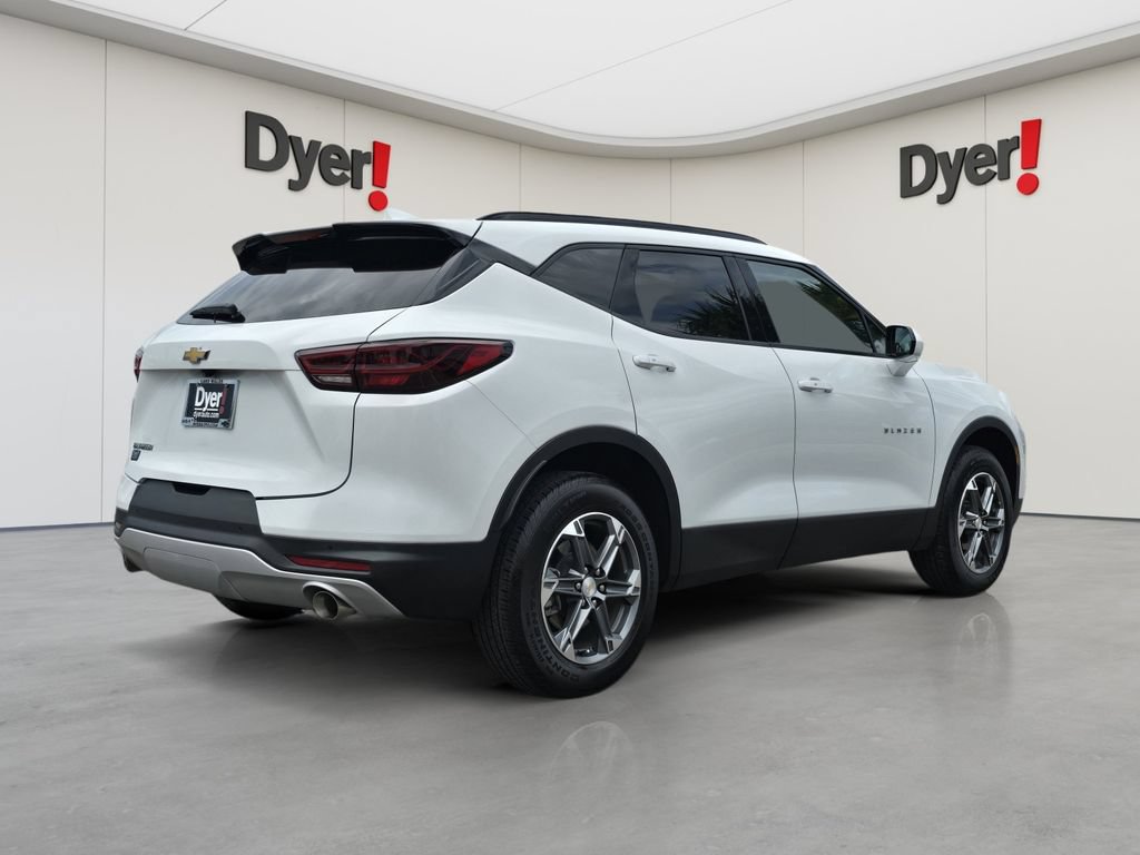 Used 2024 Chevrolet Blazer LT w/ Convenience Package FWD image 3