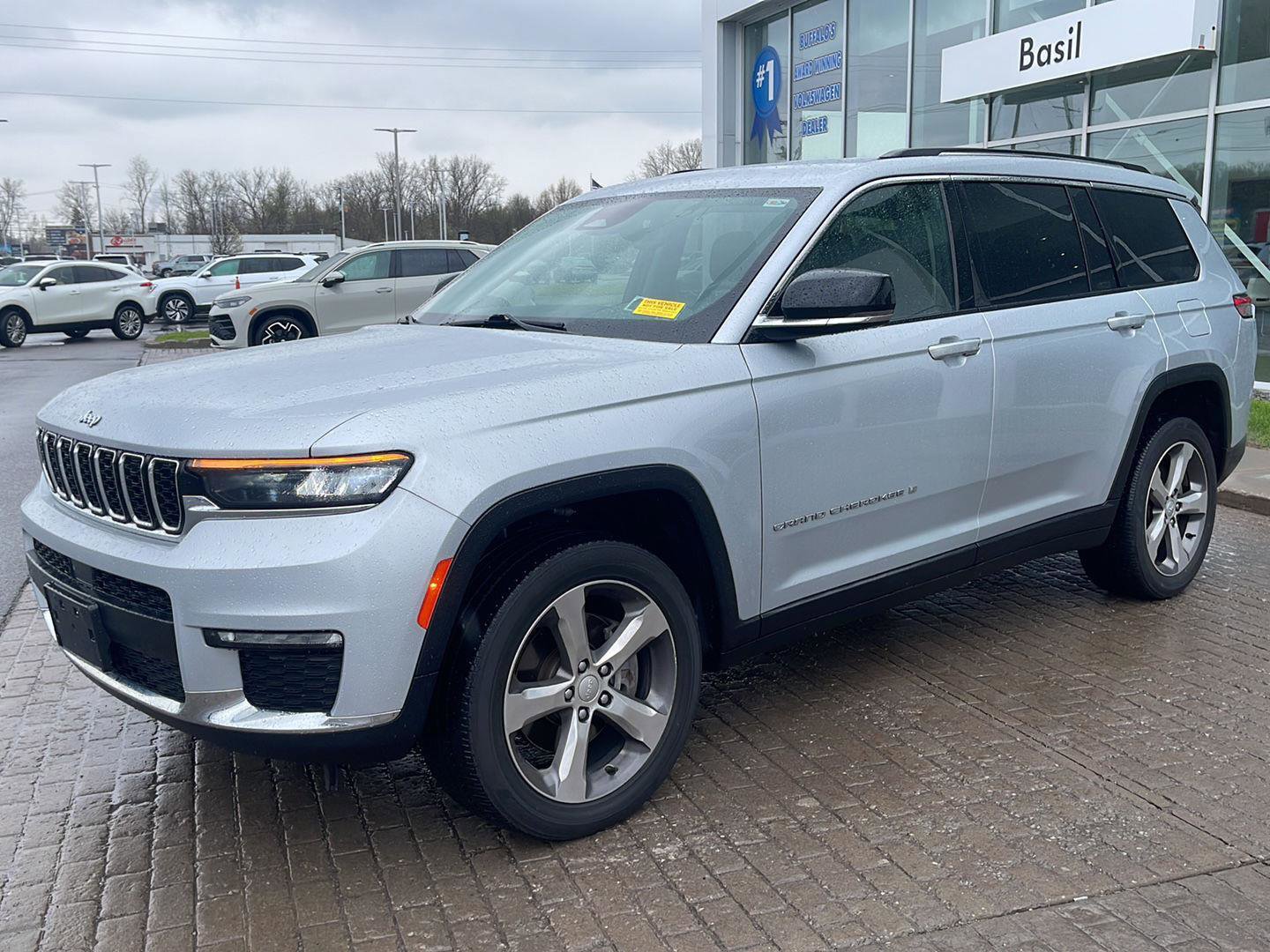 Used 2021 Jeep Grand Cherokee L Limited AWD/4WD image 3