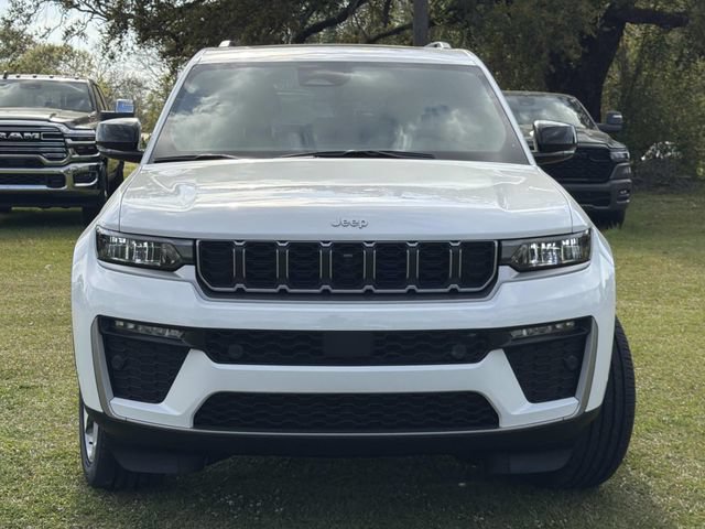 New 2026 Jeep Grand Cherokee Limited w/ Luxury Tech Group II RWD image 4