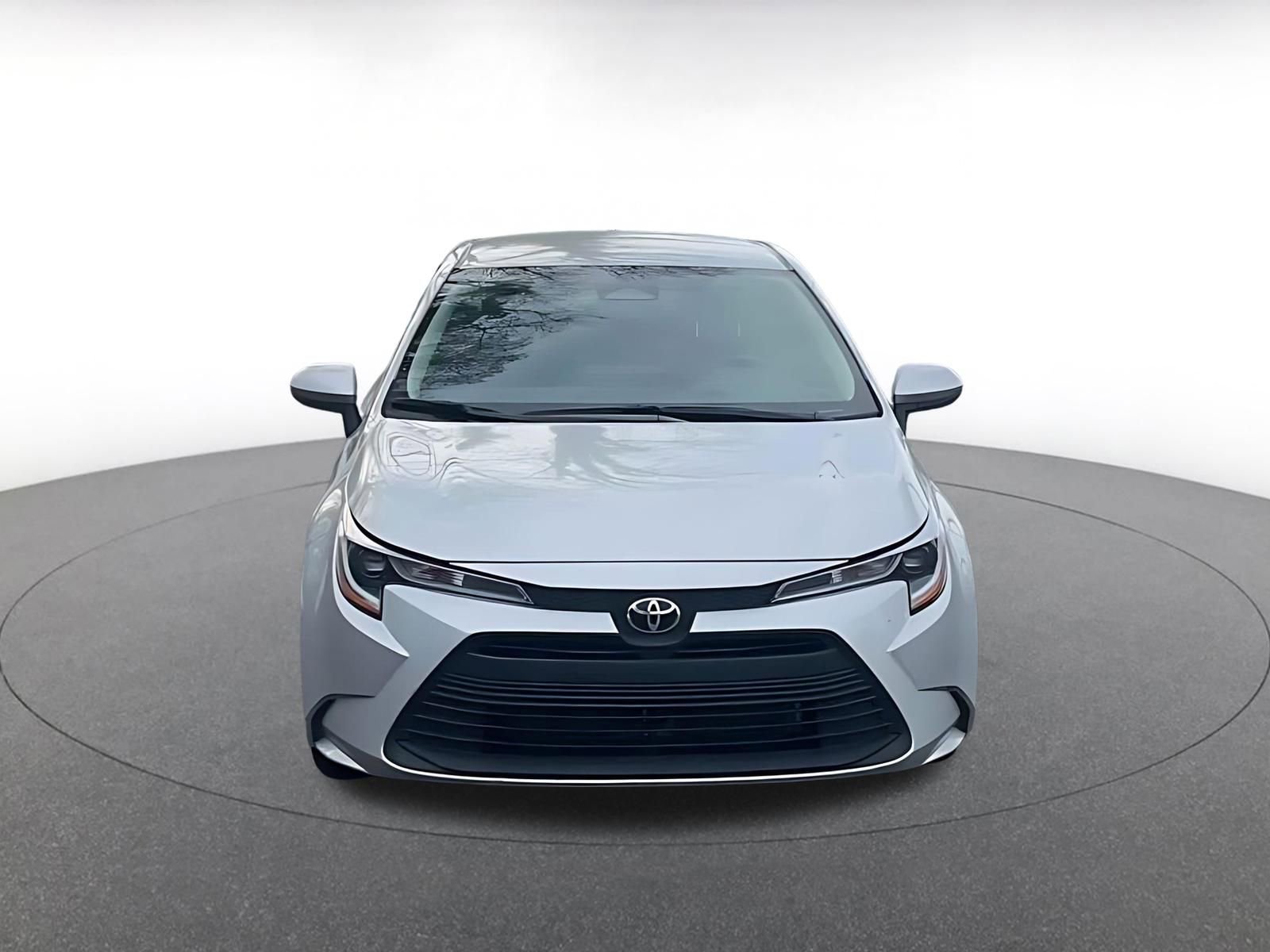 Used 2025 Toyota Corolla LE image 4