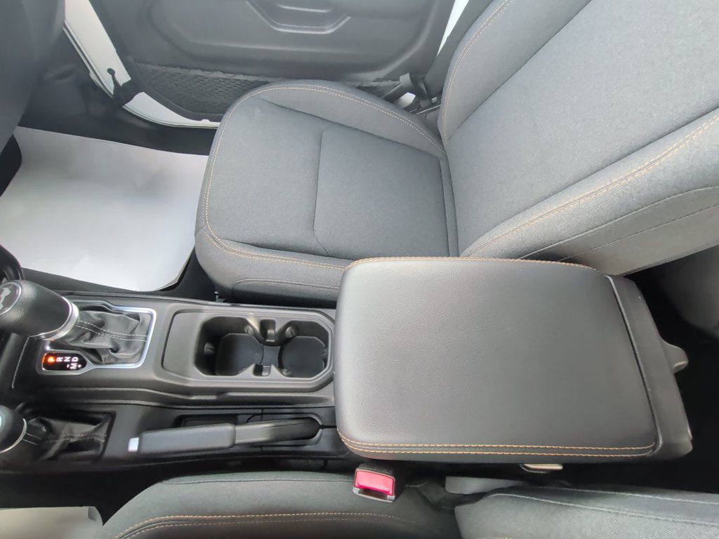 Used 2026 Jeep Wrangler Unlimited Sahara AWD/4WD image 21