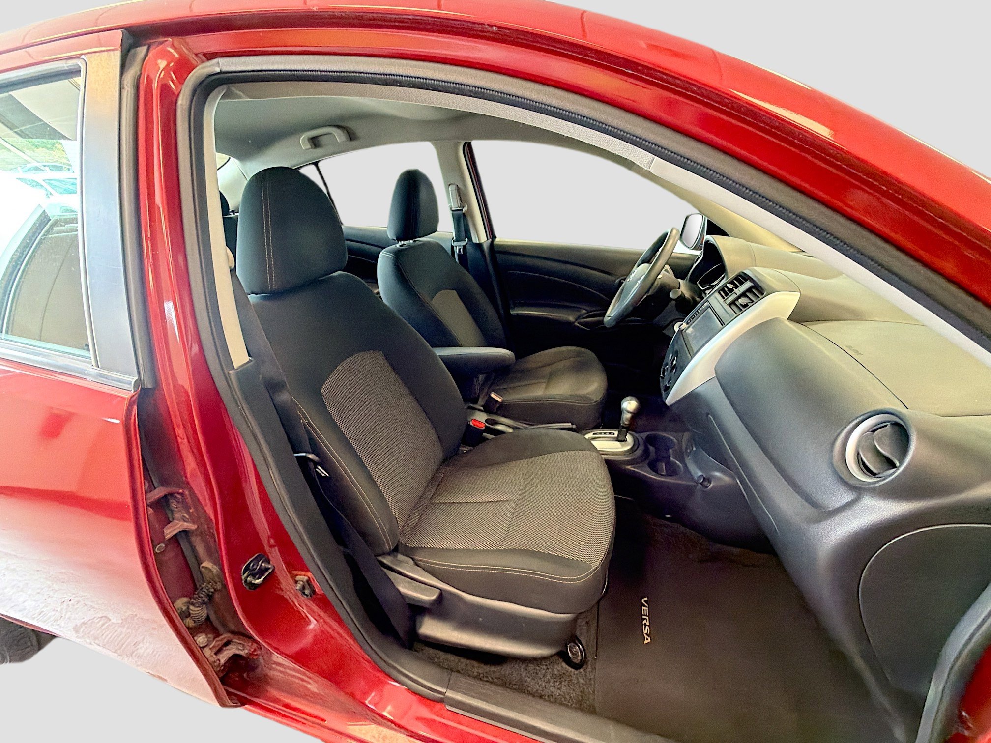 Used 2019 Nissan Versa SV FWD image 29