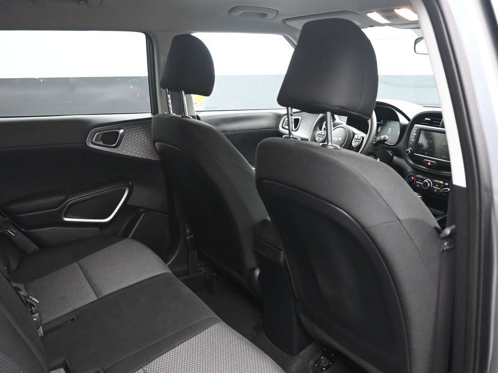 Used 2025 Kia Soul LX w/ LX Technology Package image 17