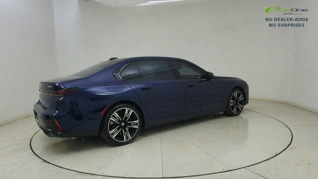 Used 2023 BMW 760i xDrive AWD/4WD image 71