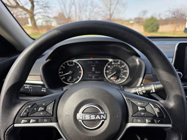 Used 2024 Nissan Altima 2.5 SV image 12