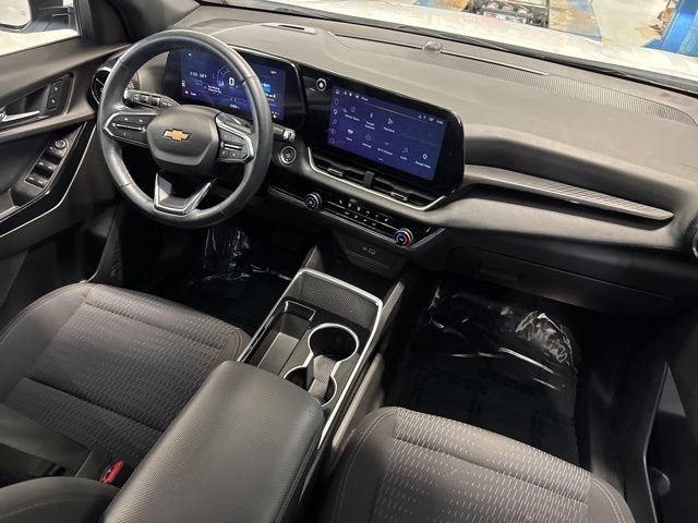 Used 2025 Chevrolet Equinox LT FWD image 12