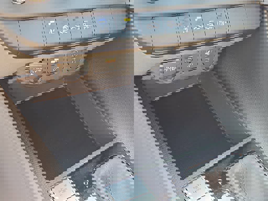 New 2026 Hyundai Elantra SE image 32