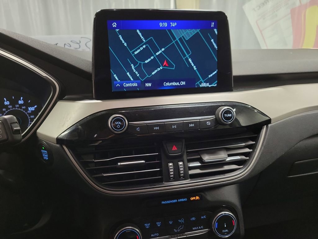 Used 2022 Ford Escape SE w/ SE Sport Appearance Package FWD image 14