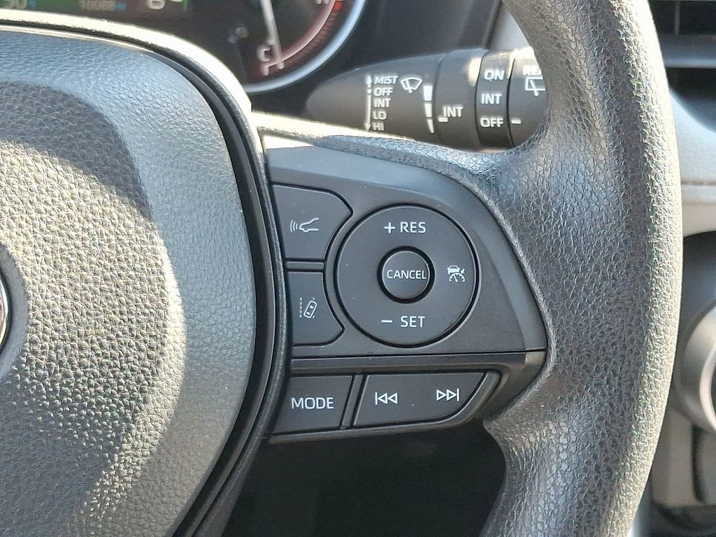 Used 2025 Toyota RAV4 XLE image 22