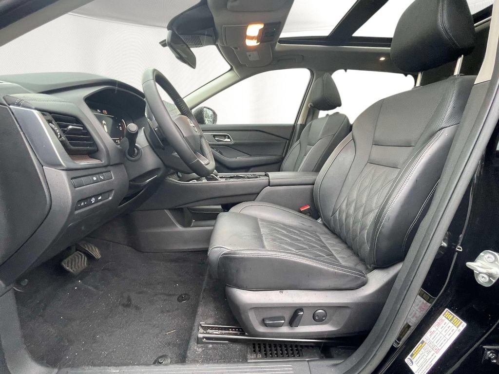 Used 2026 Nissan Rogue Platinum w/ Platinum Premium Package AWD/4WD image 14