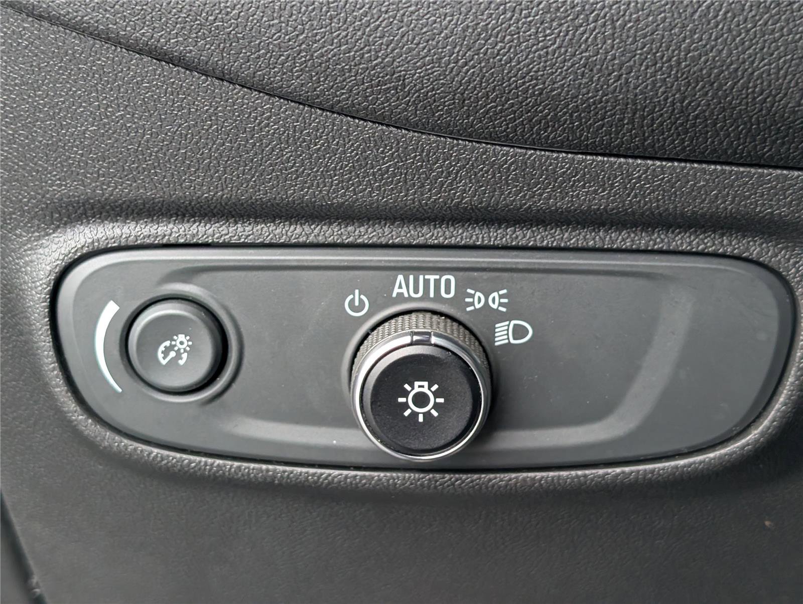 Used 2023 Chevrolet Equinox LT image 20