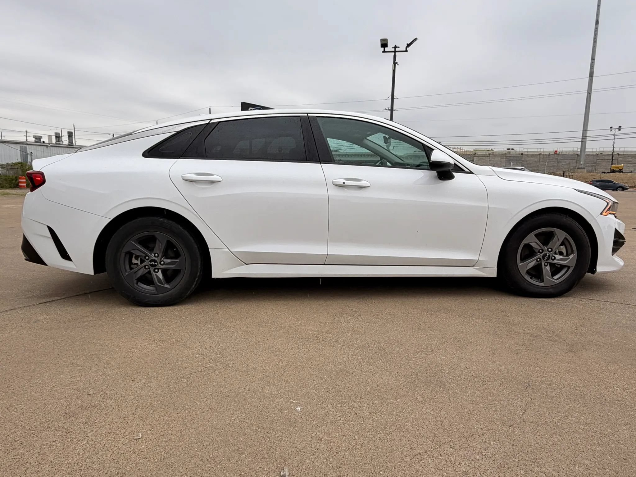 Used 2023 Kia K5 LXS FWD image 4