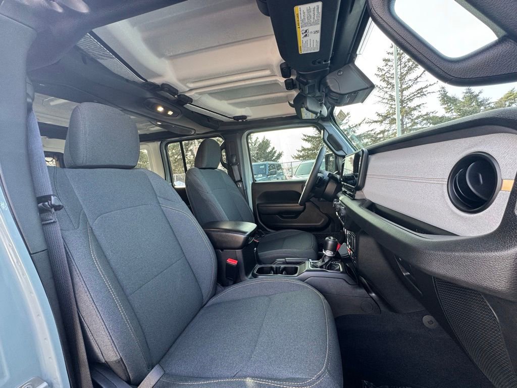 Used 2024 Jeep Wrangler Willys image 32