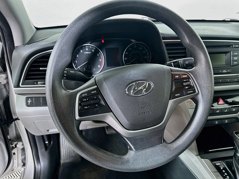 Used 2017 Hyundai Elantra SE FWD image 12
