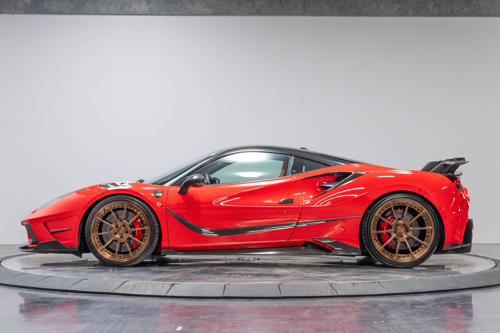 Used 2016 Ferrari 488 GTB RWD image 40