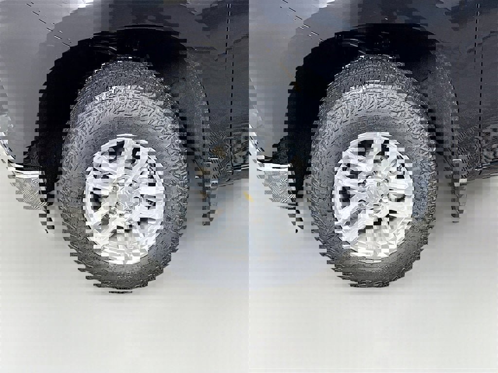 Used 2023 Chevrolet Silverado 1500 LT image 23