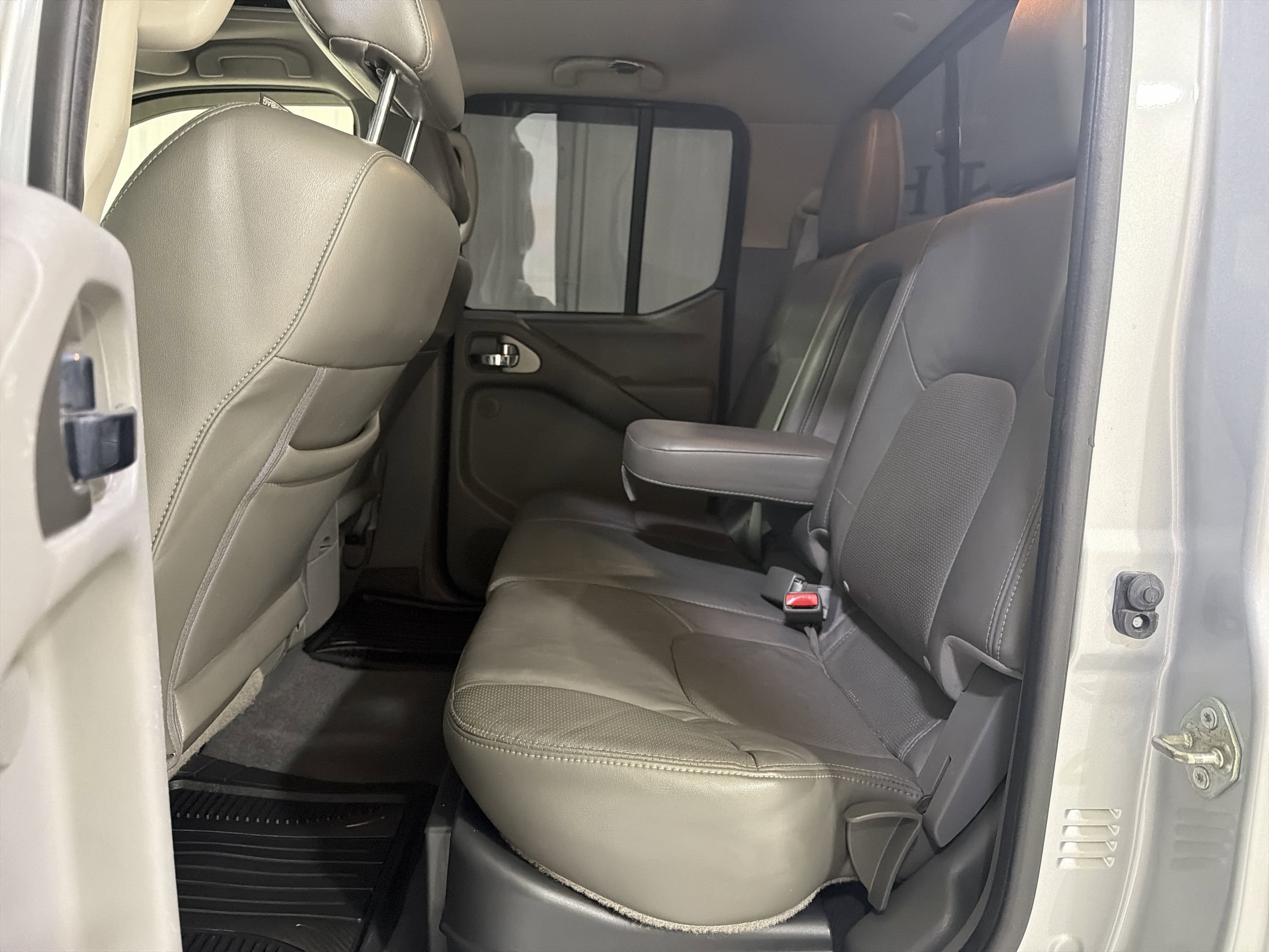 Used 2019 Nissan Frontier SL AWD/4WD image 25