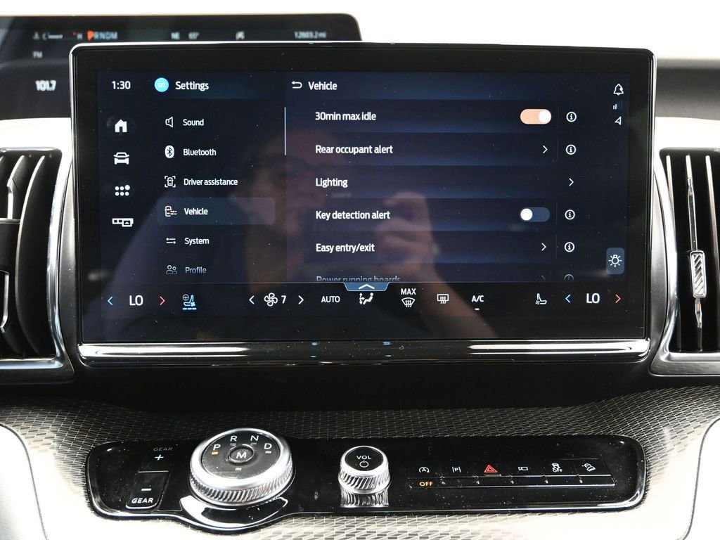 Used 2025 Ford Expedition Max Platinum w/ Stealth Appearance Package image 31