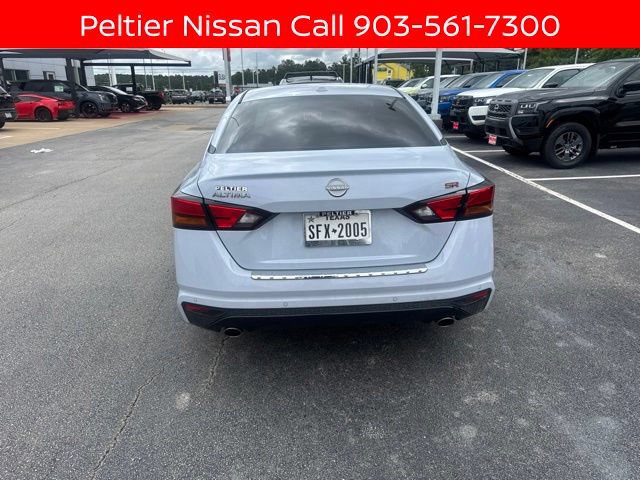 Certified 2023 Nissan Altima 2.5 SR w/ SR Premium Package FWD image 4